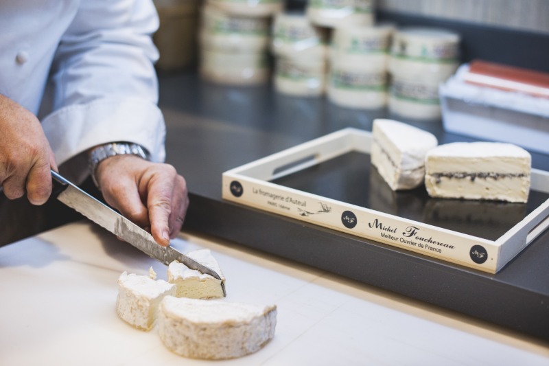 La découpe des fromage, par un meilleur ouvrier de France
