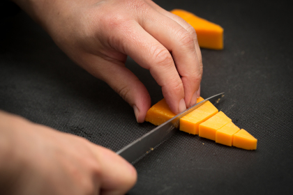 Connaissez-vous le Pont l’Evêque et la Mimolette?