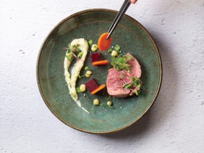 Médaillon de veau rôti avec du beurre d’avocat